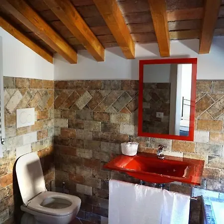 Bed & Breakfast Casetta Di Vicolo Corto Sutri